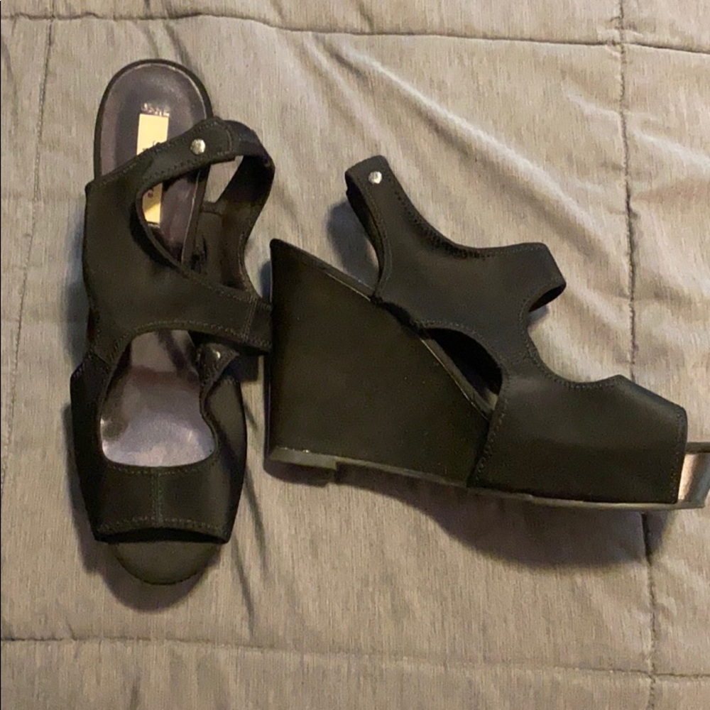 Simply Vera wang black wedge heels size 10